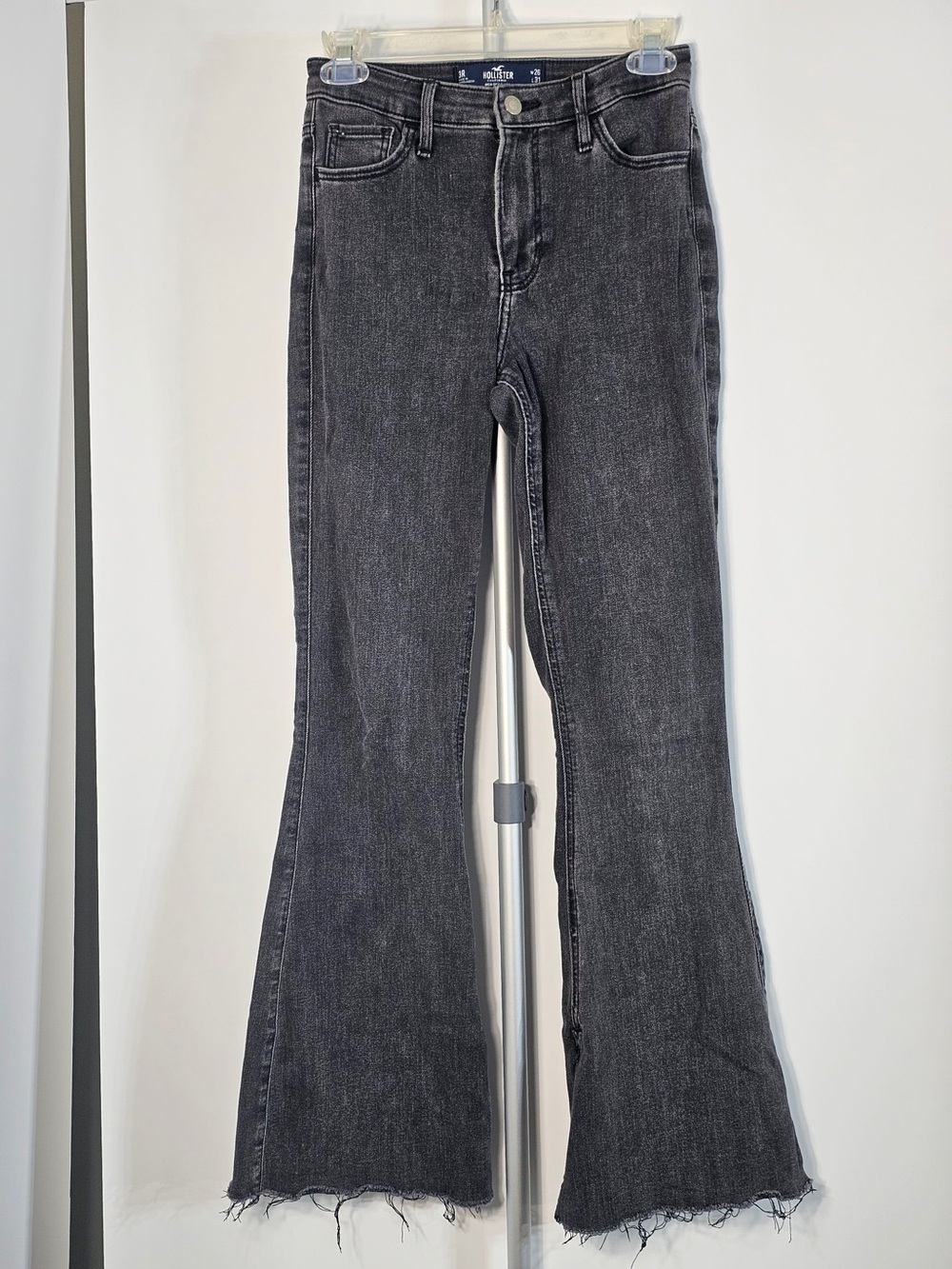 #268 Hollister High-Rise Flare Jeans Women’s 3R W26 L31 Black Wash Raw Hem